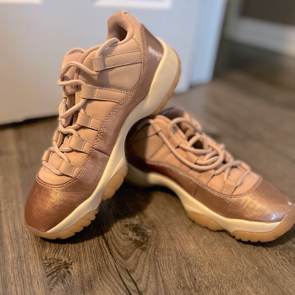 Air Jordans 11 Low “Rose Gold”